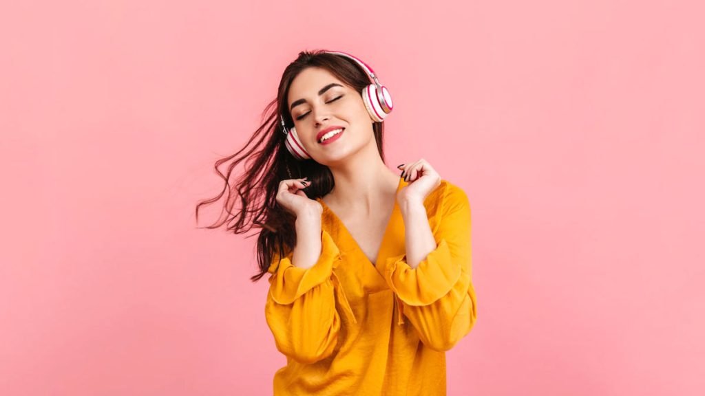 ब्रिटिश एकेडमी ऑफ साउंड थेरेपी के हाल ही में हुए शोध के अनुसार मनपसंद संगीत सुनने से मात्र 13 मिनट में आपकी उदासी और गुस्सा दूर हो सकता है। 