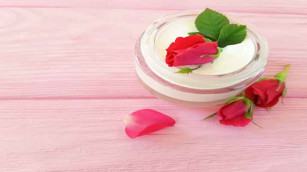 curd with rose