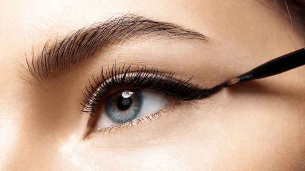 Perfect Eyeliner Tricks