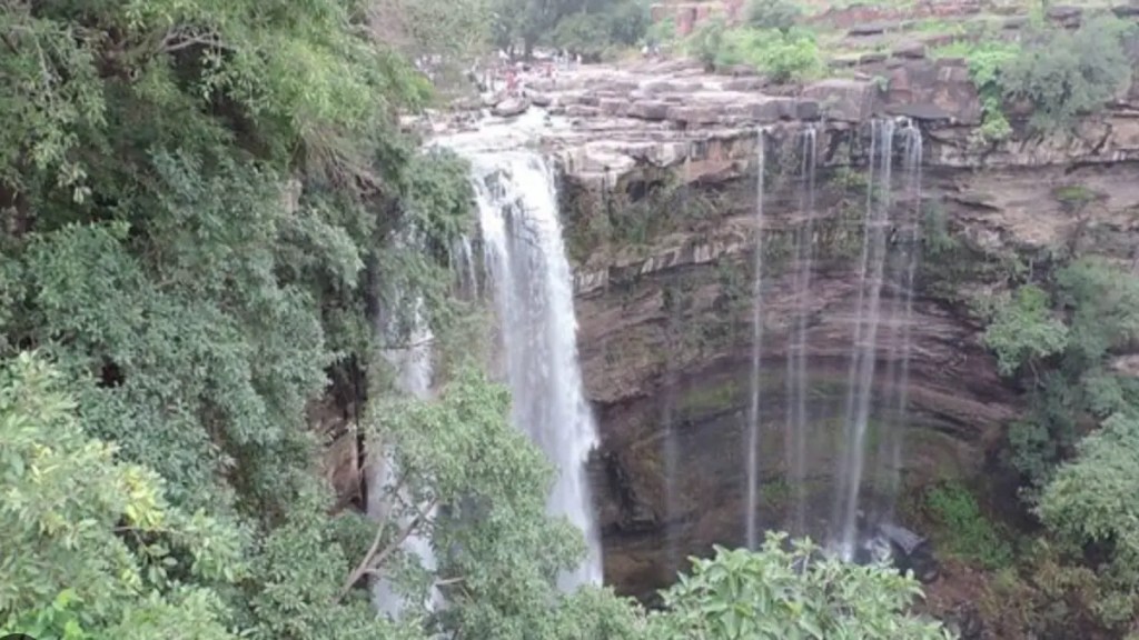 Menal Waterfall