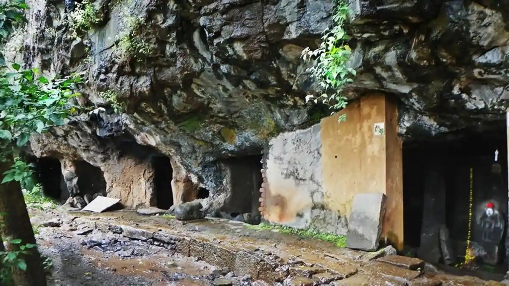 Rajpuri caves